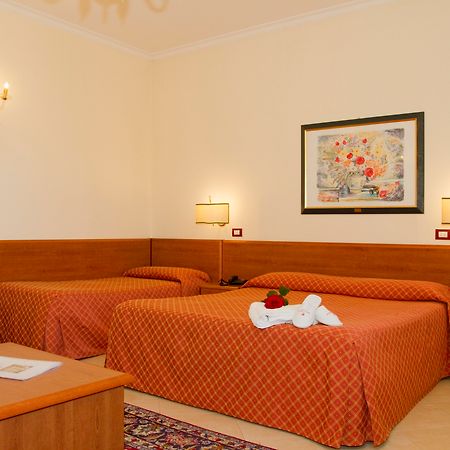 Hotel Centrale Spa & Relax Алькамо Екстер'єр фото